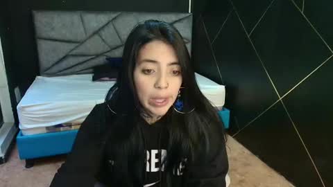 Snapshot of liamonroee_ chatting on 11-21-25, 11:53 L I A M O N R O E online show from 11-21-25, 11:53