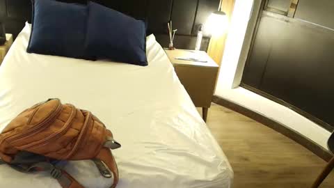 L I A M O N R O E online show from 03-23-26, 12:09