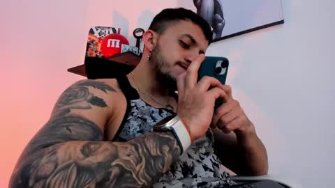Snapshot of liamreigns_ chatting on 02-21-25, 11:33 liam online show from 02-21-25, 11:33