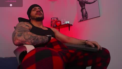 Snapshot of liamreigns_ chatting on 11-28-25, 11:35 liam online show from 11-28-25, 11:35