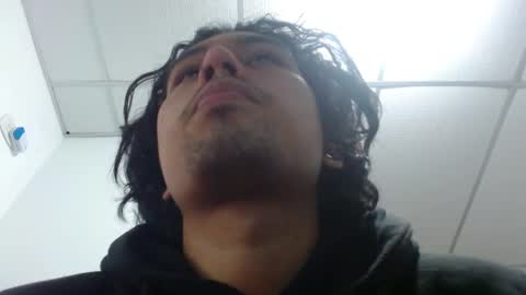 Snapshot of liamrides chatting on 09-29-25, 01:11 liamrides online show from 09-29-25, 01:11