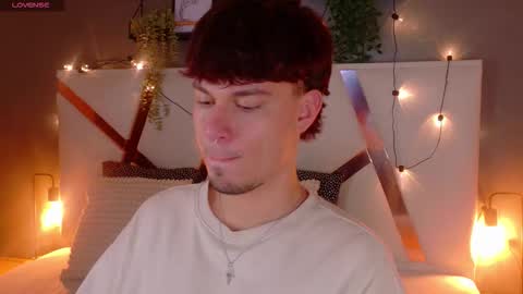 Liam Thunder online show from 11-25-25, 02:55