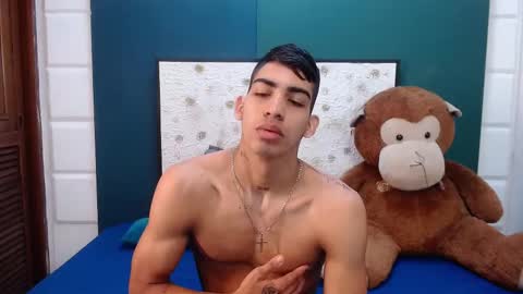 Snapshot of liamwyat chatting on 11-23-25, 10:37 L I A M online show from 11-23-25, 10:37