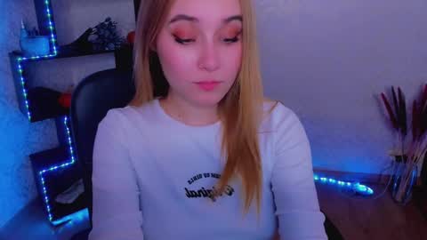 Snapshot of liana_bright chatting on 12-14-24, 05:47 Liana online show from 12-14-24, 05:47