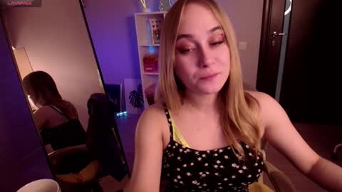 Snapshot of liana_bright chatting on 12-29-24, 05:42 Liana online show from 12-29-24, 05:42