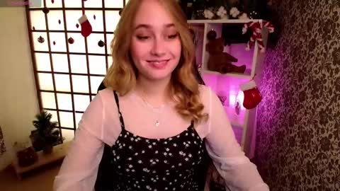 Snapshot of liana_bright chatting on 01-05-25, 07:49 Liana online show from 01-05-25, 07:49