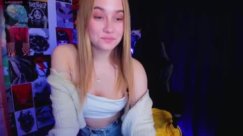 Snapshot of liana_bright chatting on 01-10-25, 12:47 Liana online show from 01-10-25, 12:47