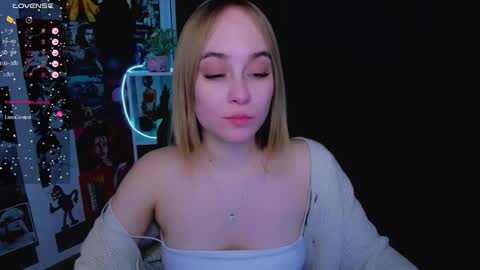 Snapshot of liana_bright chatting on 01-19-25, 05:05 Liana online show from 01-19-25, 05:05