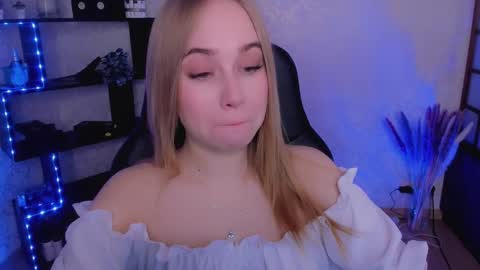 Snapshot of liana_bright chatting on 01-26-25, 02:03 Liana online show from 01-26-25, 02:03