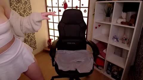 Snapshot of liana_bright chatting on 01-28-25, 05:22 Liana online show from 01-28-25, 05:22