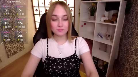 Snapshot of liana_bright chatting on 01-30-25, 02:16 Liana online show from 01-30-25, 02:16