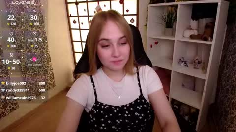 Snapshot of liana_bright chatting on 01-30-25, 05:19 Liana online show from 01-30-25, 05:19