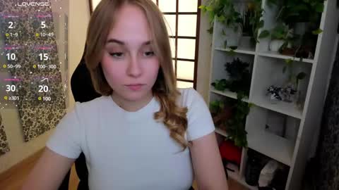 Snapshot of liana_bright chatting on 02-01-25, 08:08 Liana online show from 02-01-25, 08:08