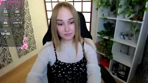 Snapshot of liana_bright chatting on 02-06-25, 12:54 Liana online show from 02-06-25, 12:54