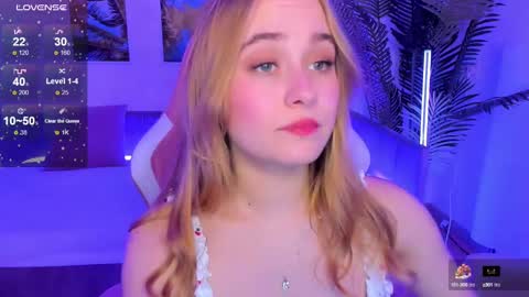 Snapshot of liana_bright chatting on 02-10-25, 12:29 Liana online show from 02-10-25, 12:29