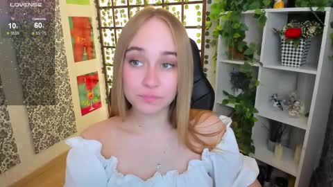 Snapshot of liana_bright chatting on 03-05-25, 05:50 Liana online show from 03-05-25, 05:50