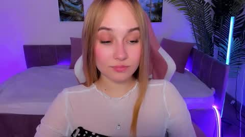 Snapshot of liana_bright chatting on 03-06-25, 11:47 Liana online show from 03-06-25, 11:47