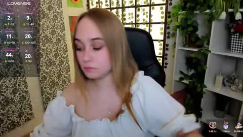 Snapshot of liana_bright chatting on 03-09-25, 05:22 Liana online show from 03-09-25, 05:22