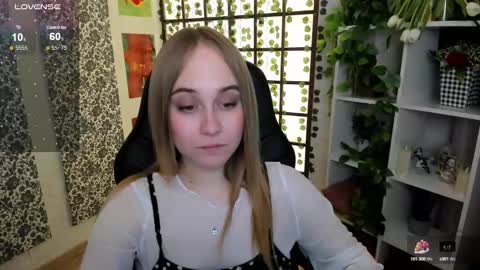 Snapshot of liana_bright chatting on 03-10-25, 05:22 Liana online show from 03-10-25, 05:22