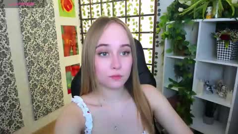 Snapshot of liana_bright chatting on 03-11-25, 02:10 Liana online show from 03-11-25, 02:10