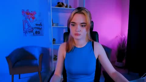 Snapshot of liana_kisses chatting on 02-12-25, 04:44 Little Liana  online show from 02-12-25, 04:44