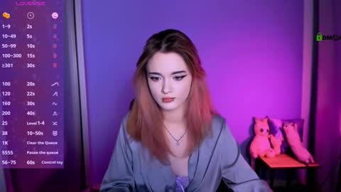 Snapshot of liana_kisses chatting on 10-17-25, 08:00 Little Liana  online show from 10-17-25, 08:00