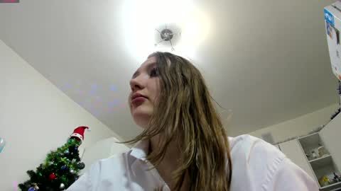 Snapshot of lianema chatting on 01-05-25, 11:01 Kate online show from 01-05-25, 11:01