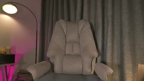 lianewhite online show from 06-15-26, 02:36