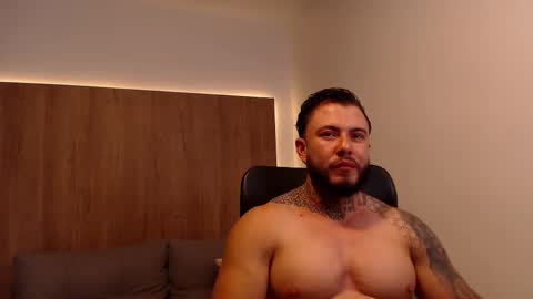 Snapshot of lianjones9 chatting on 10-19-25, 06:41 lianjones9 online show from 10-19-25, 06:41