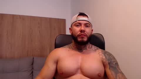 Snapshot of lianjones9 chatting on 10-25-25, 05:40 lianjones9 online show from 10-25-25, 05:40