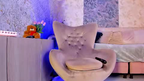 Lian online show from 07-29-26, 07:34