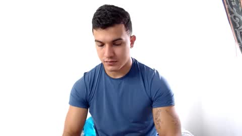 Snapshot of lianstonne chatting on 02-16-26, 04:03 Liamstonne online show from 02-16-26, 04:03