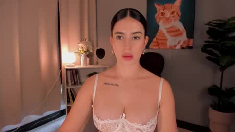 Lia online show from 10-24-25, 12:12