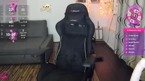 LiaQuinn online show from 11-20-25, 02:50