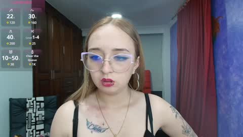 Lia Roberts online show from 12-04-24, 01:58