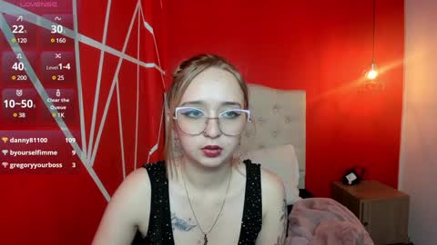 Lia Roberts online show from 12-10-24, 04:06