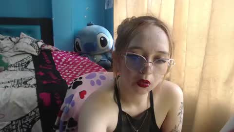 Lia Roberts online show from 02-11-25, 03:18