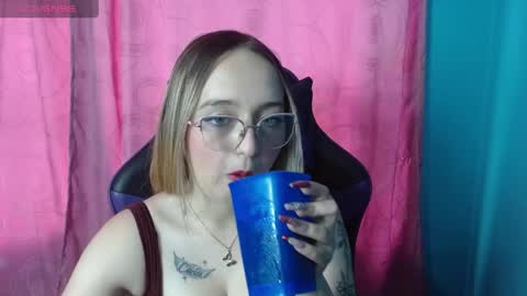 Lia Roberts online show from 06-05-26, 02:34
