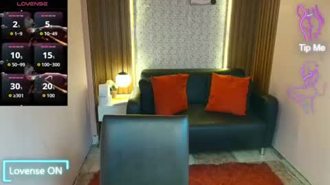 Lia Roberts online show from 06-12-26, 04:39