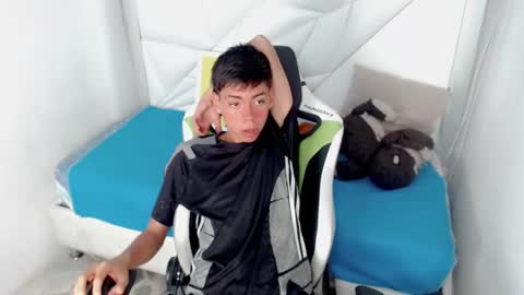 Snapshot of liarr_ chatting on 02-09-26, 08:02 LIAR online show from 02-09-26, 08:02