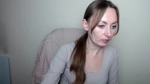 Lia online show from 04-25-26, 11:46