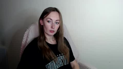 Lia online show from 05-23-26, 11:47