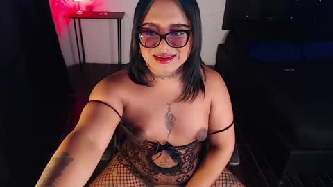 Snapshot of liascarlett chatting on 12-23-24, 08:03 LiaScarlett online show from 12-23-24, 08:03