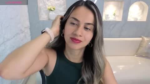 Snapshot of liat_white_tx chatting on 09-24-25, 01:14 Online 800 to 1400 online show from 09-24-25, 01:14