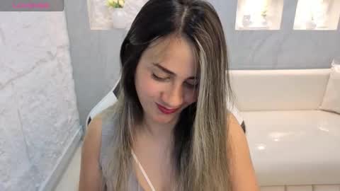 Snapshot of liat_white_tx chatting on 09-29-25, 01:05 Online 800 to 1400 online show from 09-29-25, 01:05