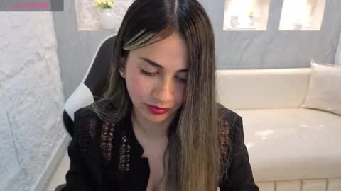 Snapshot of liat_white_tx chatting on 10-02-25, 01:18 Online 800 to 1400 online show from 10-02-25, 01:18