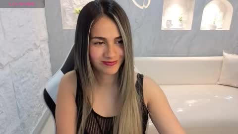 Snapshot of liat_white_tx chatting on 10-04-25, 01:09 Online 800 to 1400 online show from 10-04-25, 01:09