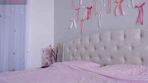 Lia online show from 03-13-26, 04:19