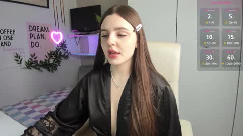 Snapshot of liawoow chatting on 10-13-25, 01:44 Lia online show from 10-13-25, 01:44