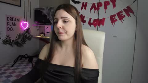 Snapshot of liawoow chatting on 10-27-25, 07:56 Lia online show from 10-27-25, 07:56